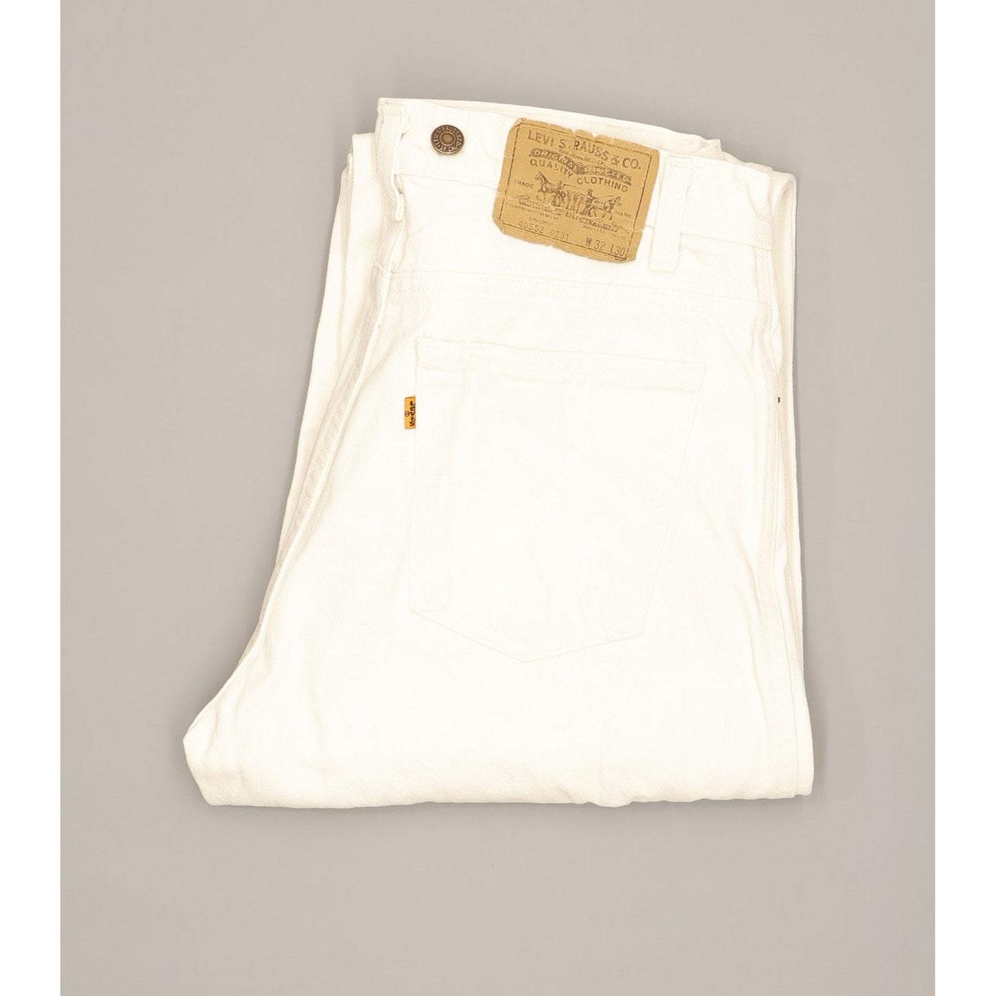 Levi's Men White Tapered Relaxed Jeans W31 L29