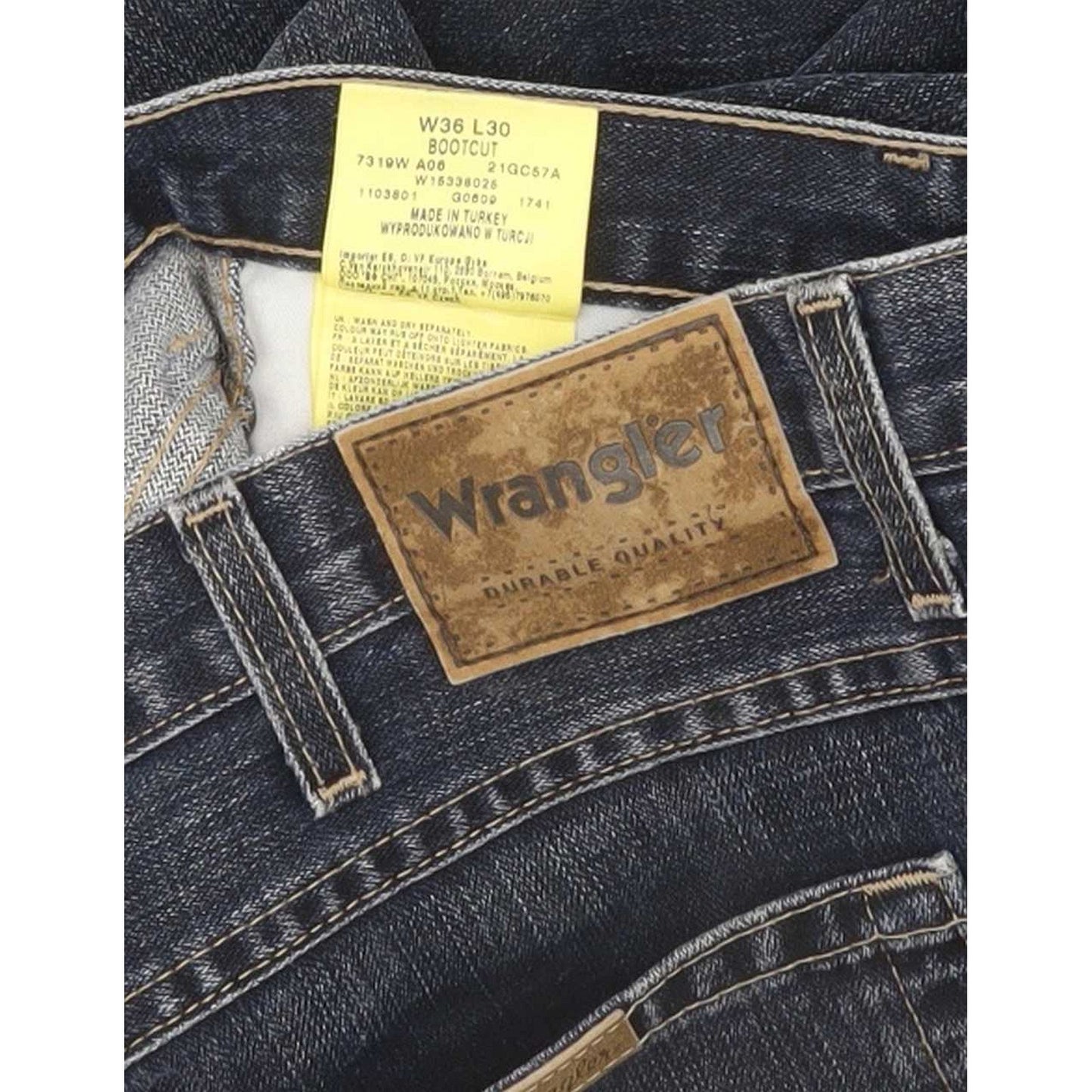 Wrangler Durable Quality Men Blue Bootcut Regular Jeans W37 L28
